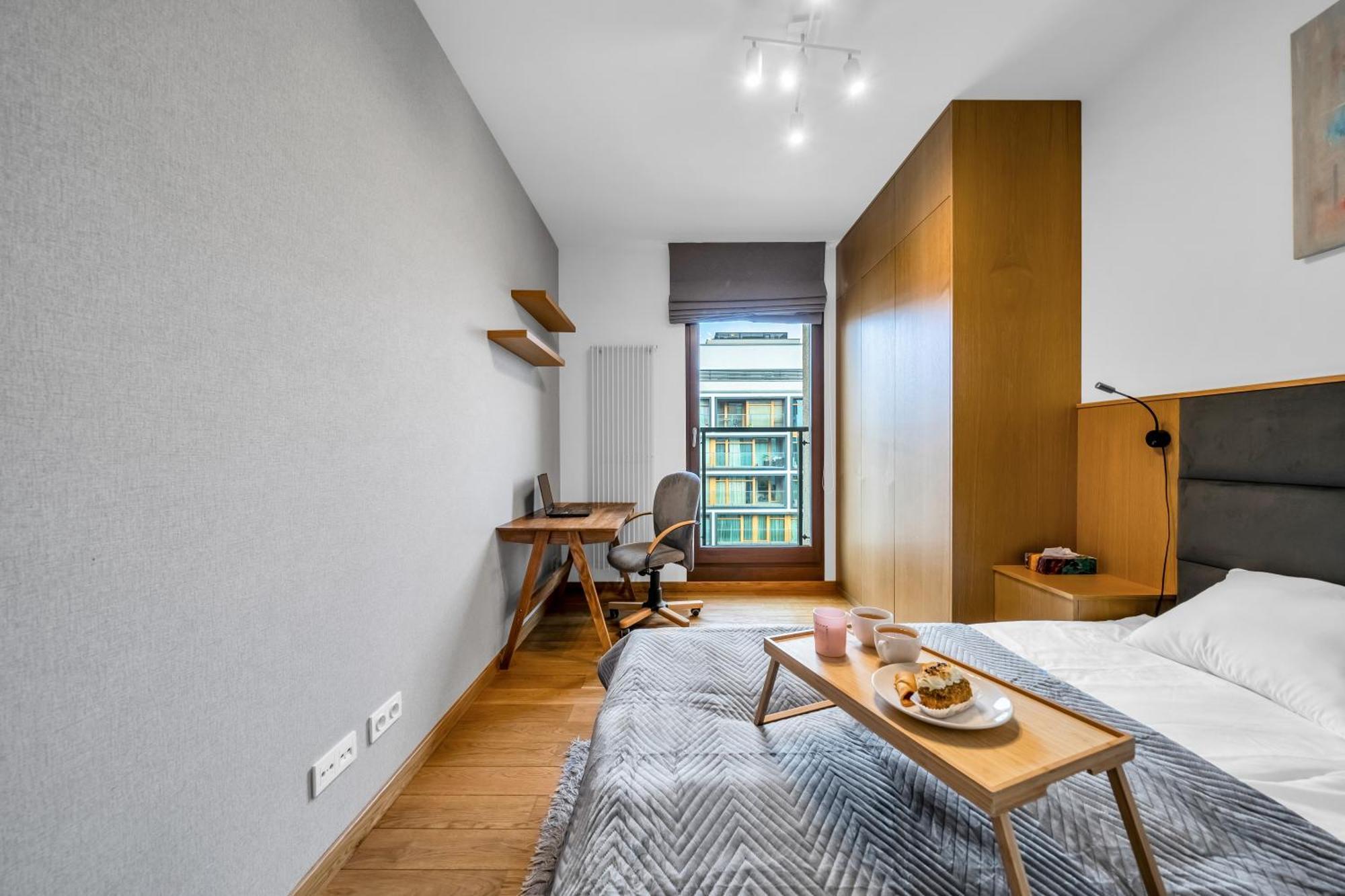 Apartament Kolejowa - Parking, Balcony, Workspace - By Rentujemy Warszawa