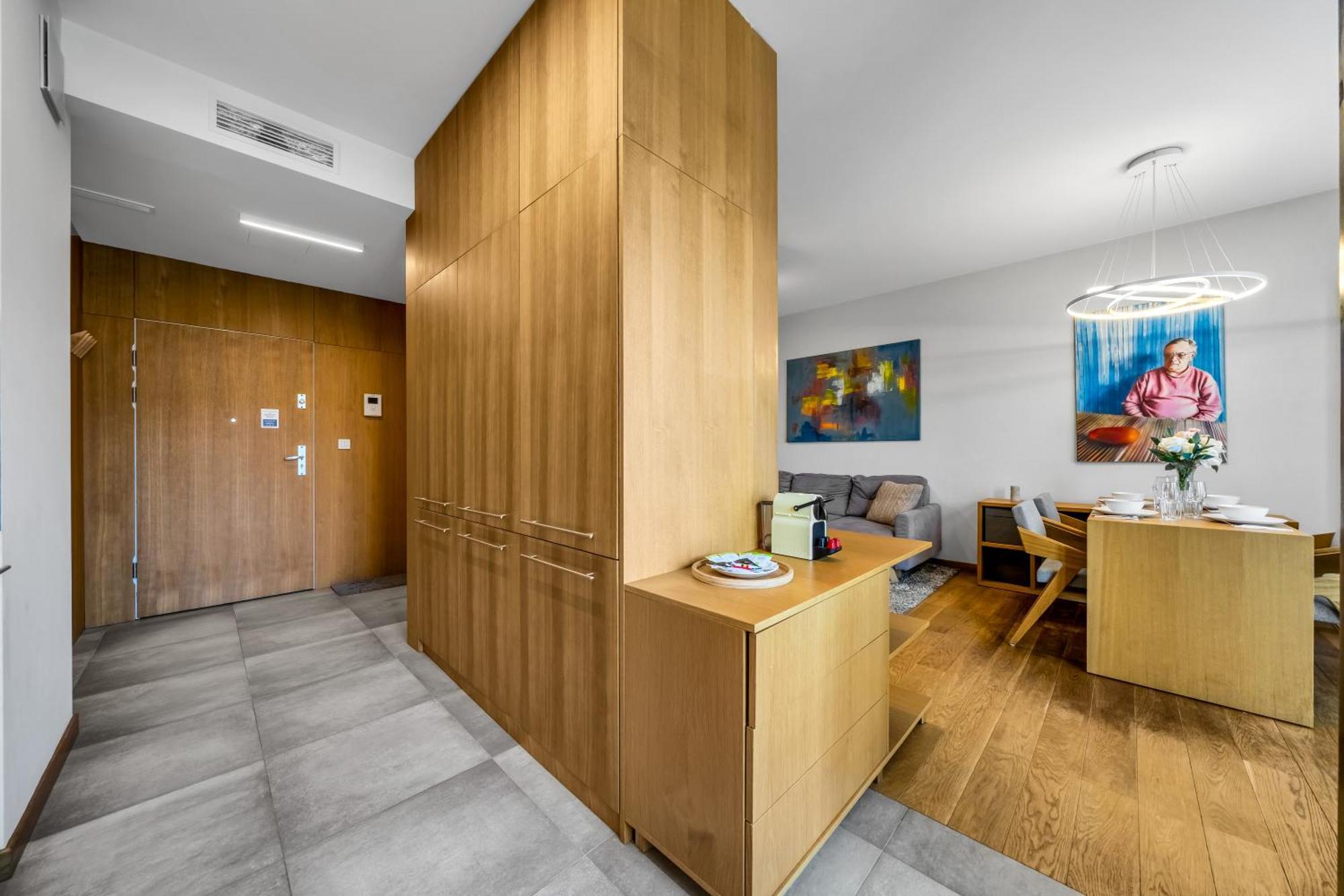 Kolejowa - Parking, Balcony, Workspace - By Rentujemy *