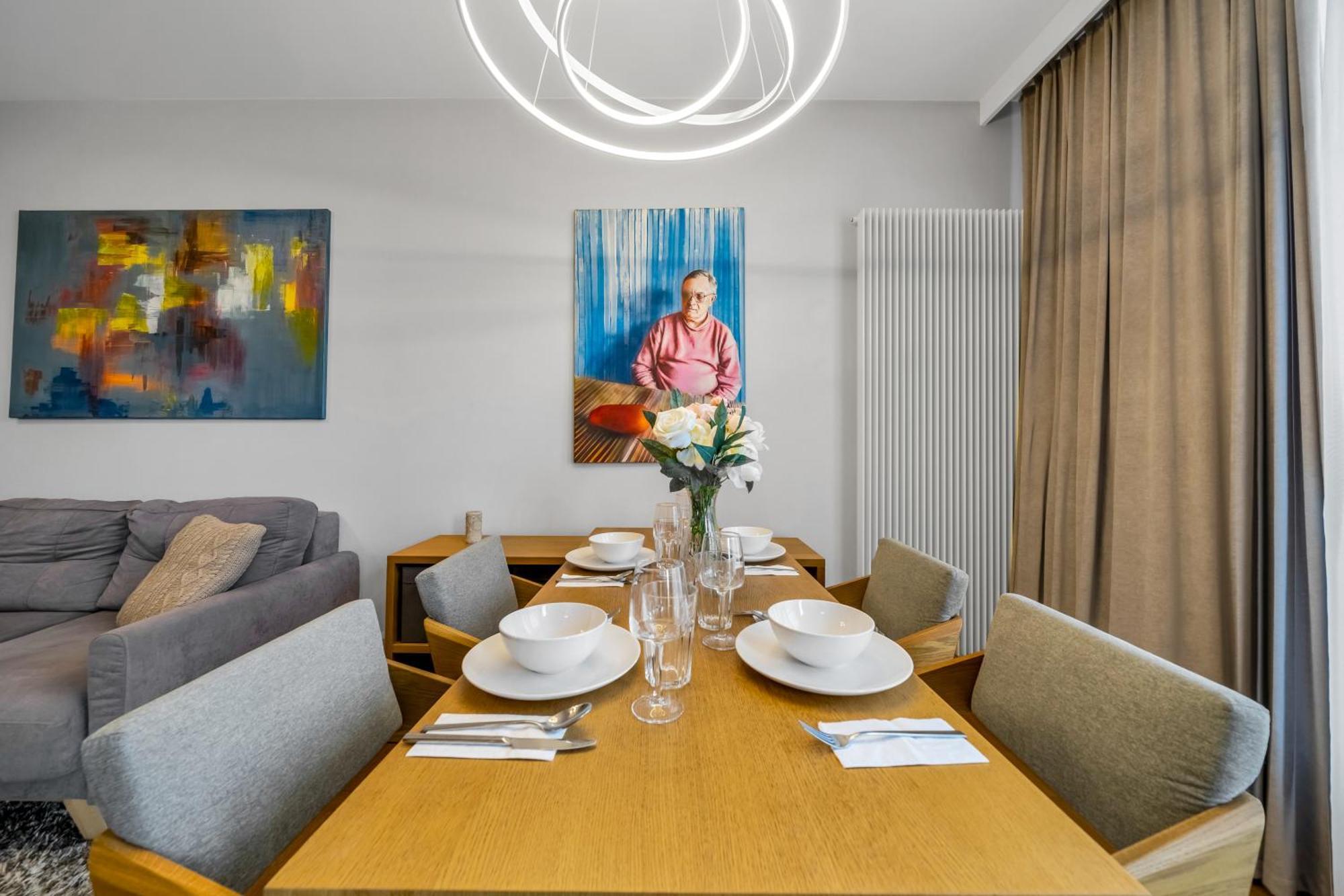 Apartament Kolejowa - Parking, Balcony, Workspace - By Rentujemy *