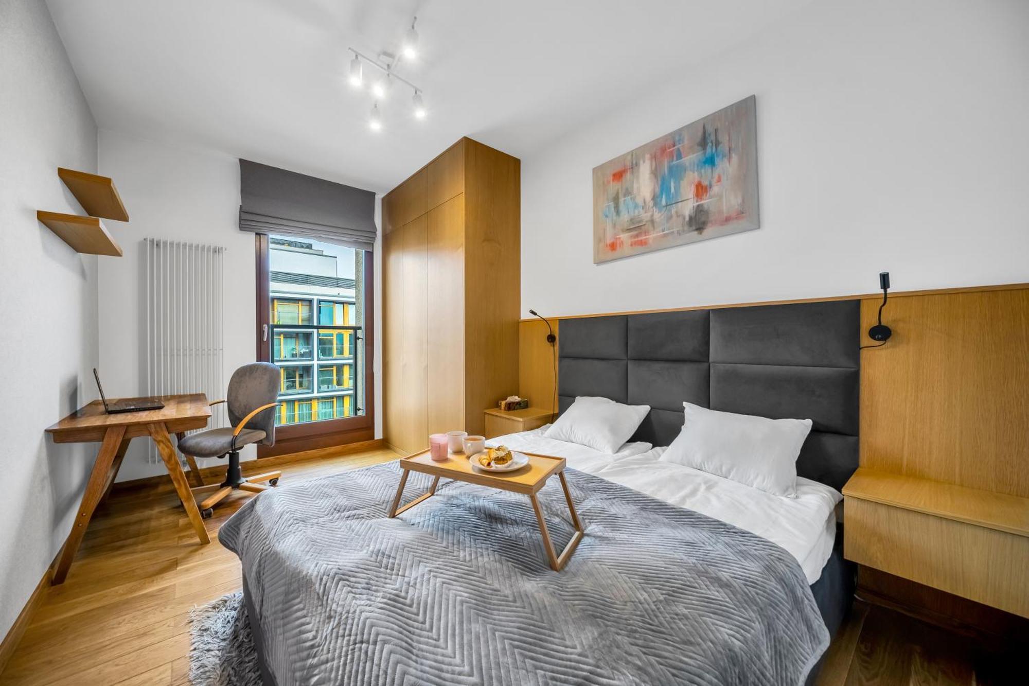 Apartament Kolejowa - Parking, Balcony, Workspace - By Rentujemy