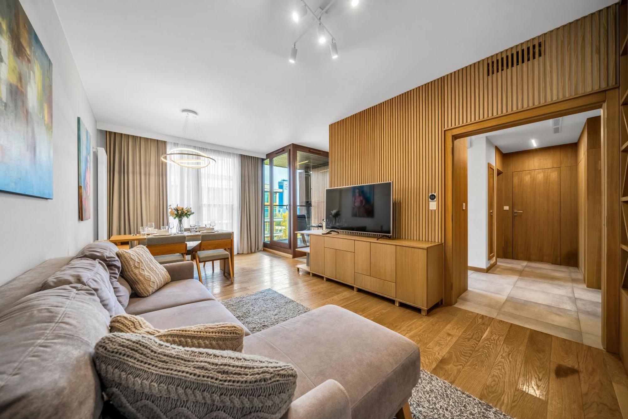 Kolejowa - Parking, Balcony, Workspace - By Rentujemy * Warszawa